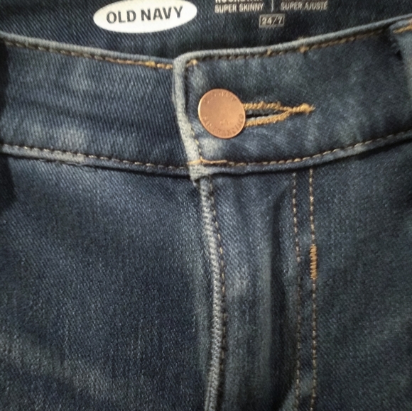Old Navy Rockstar 24/7 super skinny jeans - Picture 2 of 4